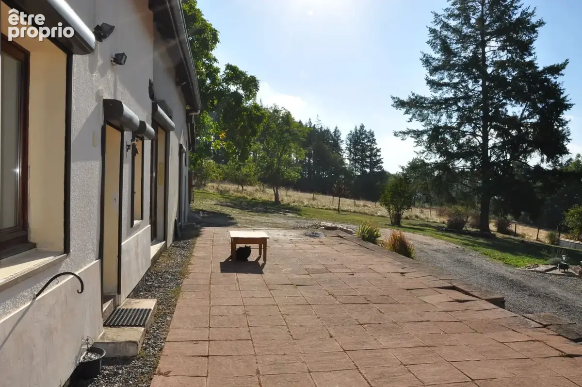 Charmante maison de campagne avec 2,5 hectares de prairie à Châtelus - photo 11