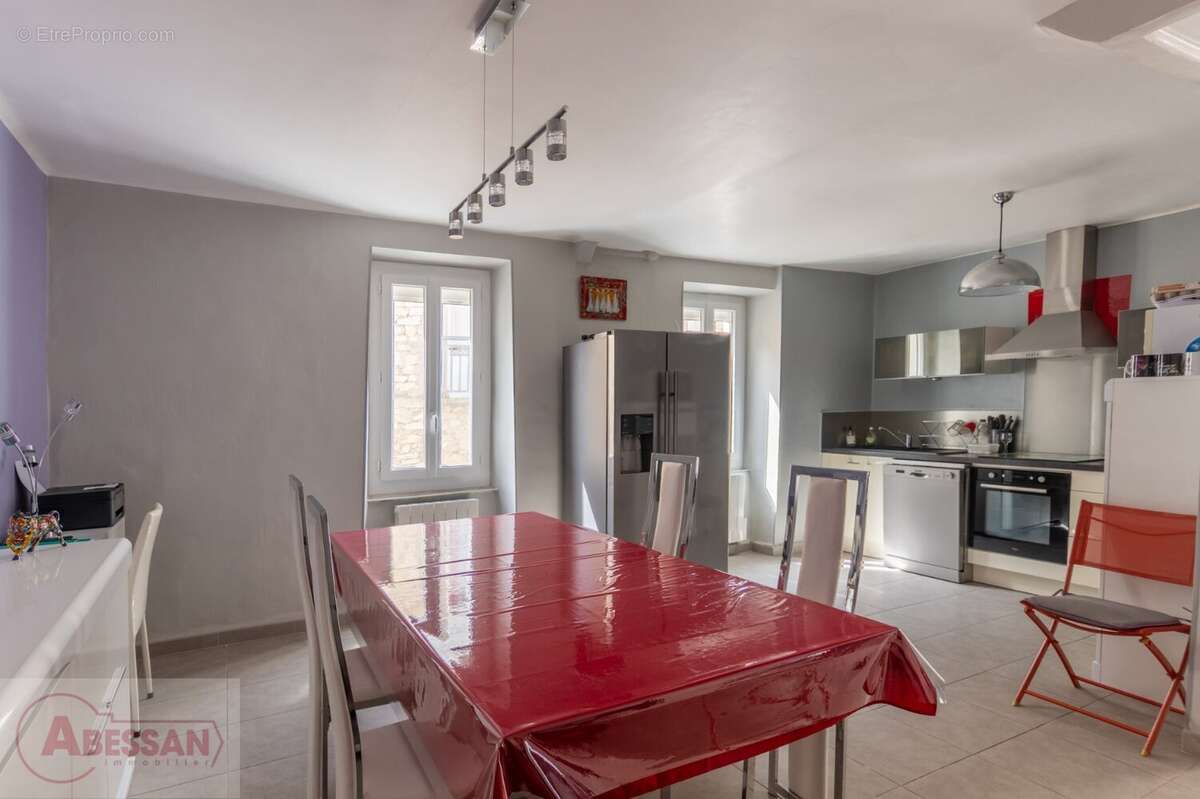 Maison à LA CALMETTE