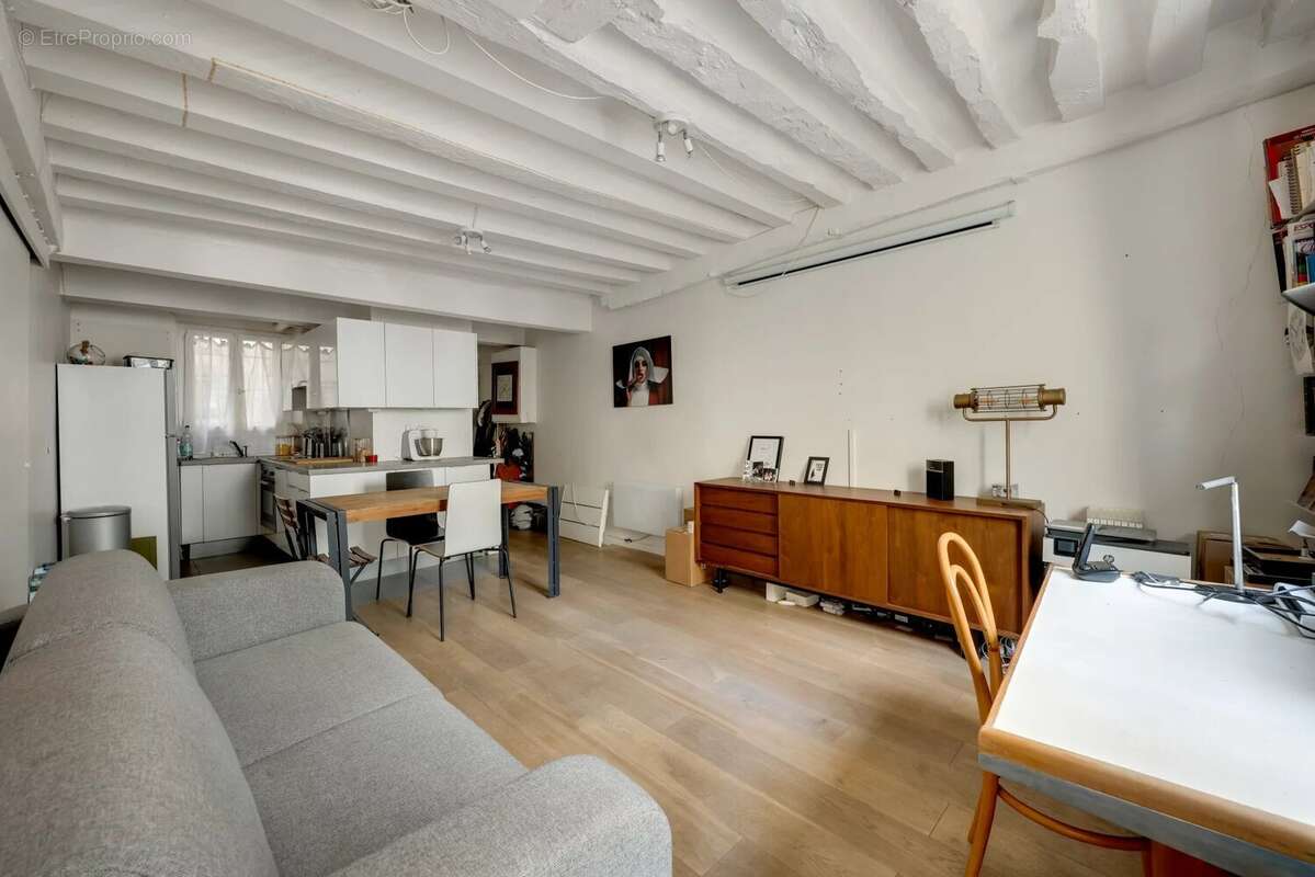 Appartement à PARIS-10E