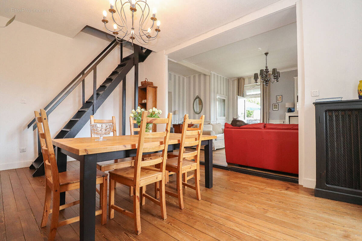 Appartement à PLOMBIERES-LES-DIJON