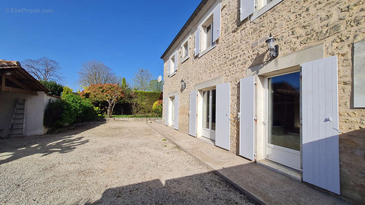 Maison à HIERSAC