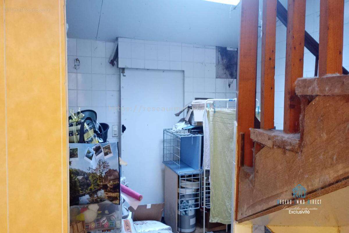 Commerce à CHATEAUNEUF-DU-FAOU