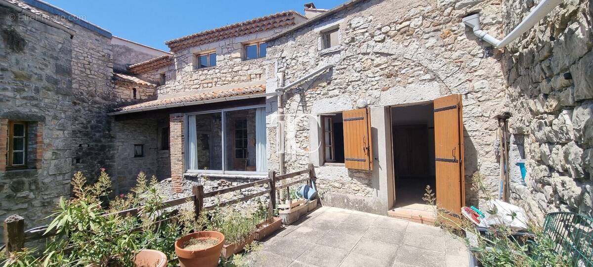 Maison à SAINT-ANDRE-DE-CRUZIERES