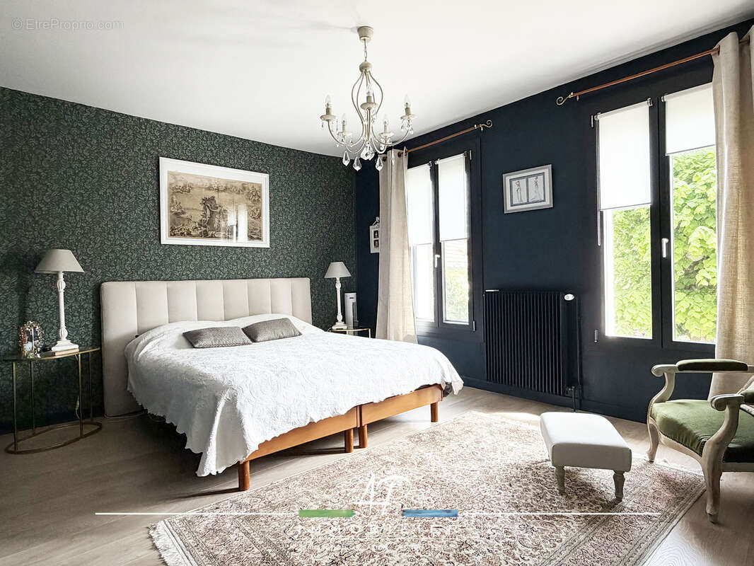 Laissez-vous séduire par cette charmante longère rénovée de 155m2 au calme… - photo 6