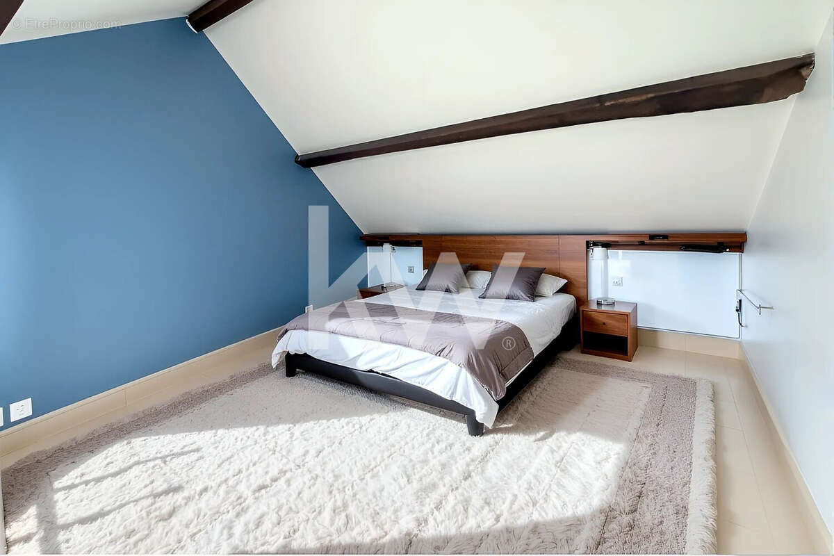 Appartement à LE MESNIL-SAINT-DENIS