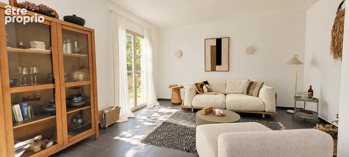 Villa type bastide  vendue meublée, Sh 192m² , terrain de 1150m² , piscine. - photo 5