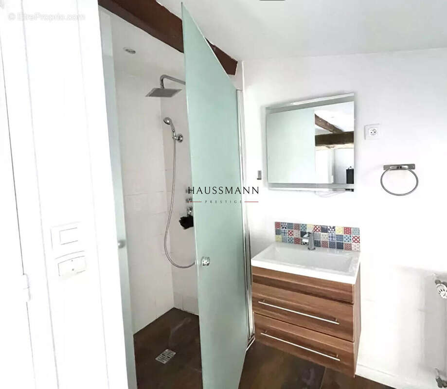 Appartement à PARIS-3E