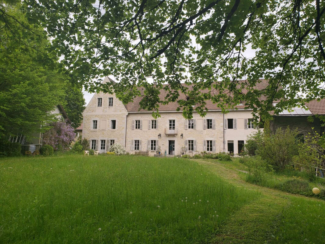 Maison 675 m² à Virieu-Le-Petit  - photo 3