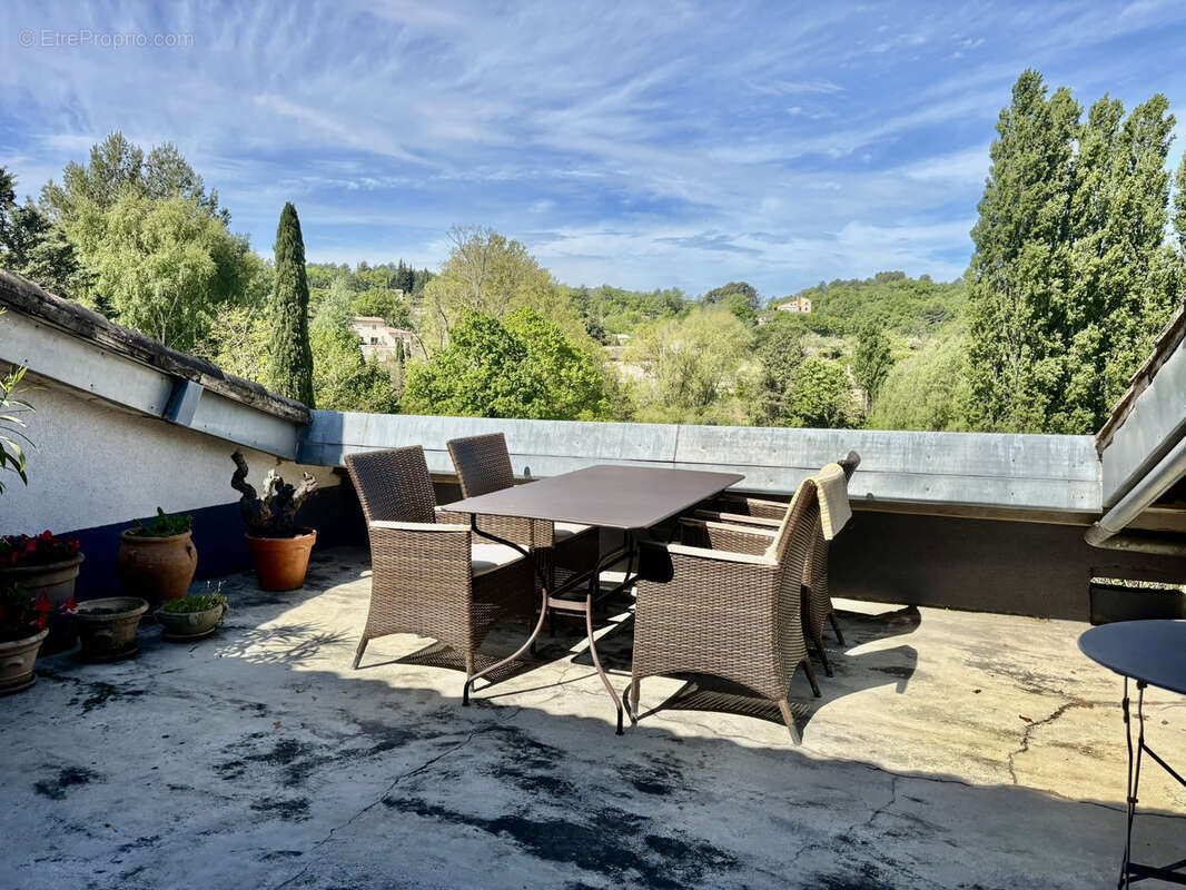 Appartement à MALAUCENE