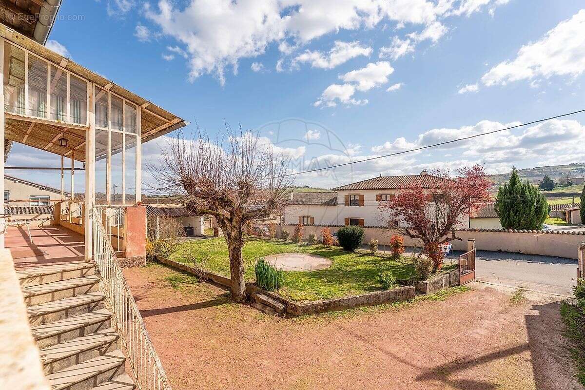 Maison à SALLES-ARBUISSONNAS-EN-BEAUJOLAIS
