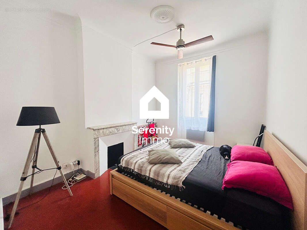 Appartement à MARSEILLE-1E