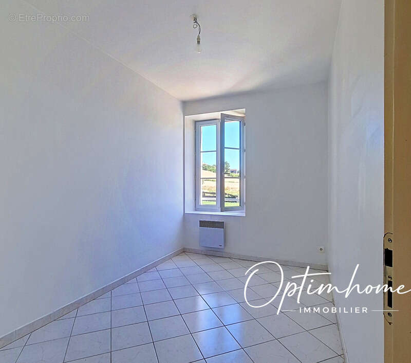 Ensemble immobilier en pierres avec dépendances - photo 7