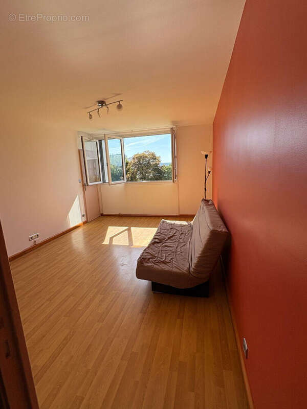 Appartement à FRESNES
