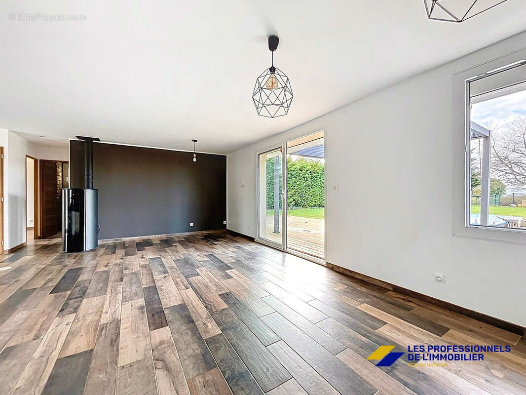 Maison à CHARMOIS-DEVANT-BRUYERES