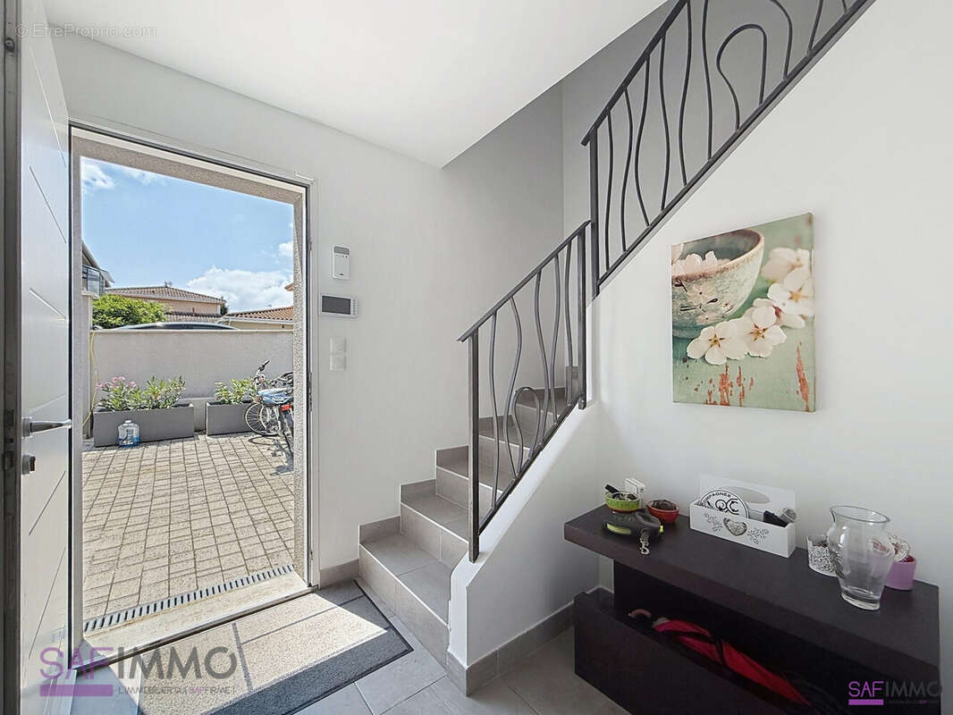 Maison 131 m² à Chaponost  - photo 5