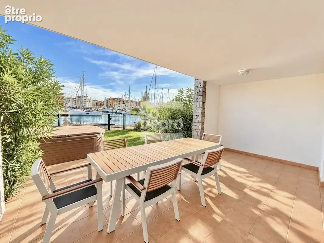 Réf : 2366 - Vente Jolie Marina 4 Pièces avec ponton, garage et vue sur le Port du Cap d'Agde ! - photo 2