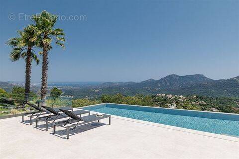 Maison à LES ADRETS-DE-L'ESTEREL