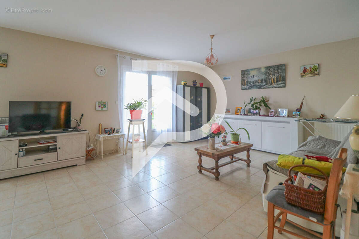 Maison à SAINT-JUERY