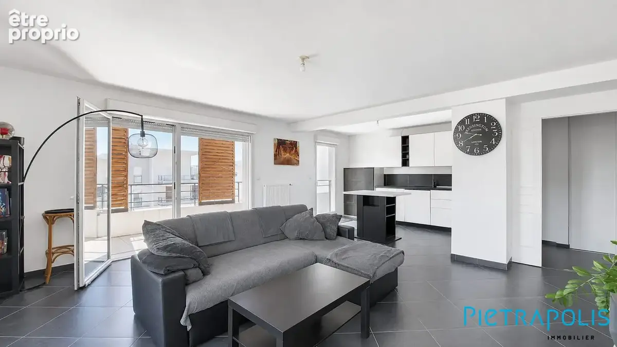 Appartement 74 m² à Saint-Genis-Pouilly  - photo 4