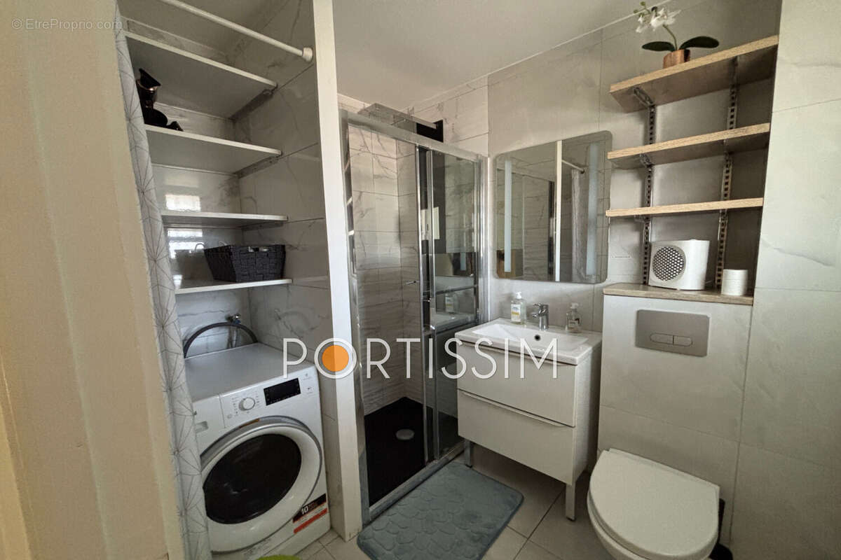 Appartement à SAINT-LAURENT-DU-VAR