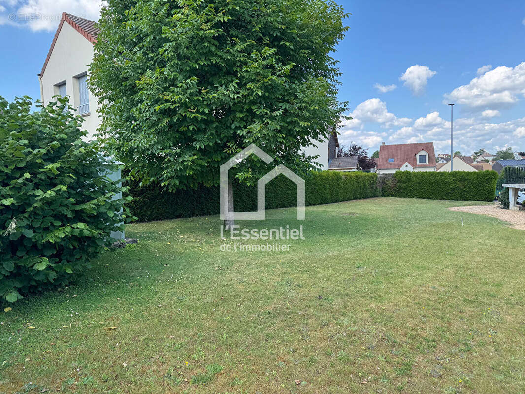 Terrain constructible de 380 m² - Vernouillet (78540) - photo 2