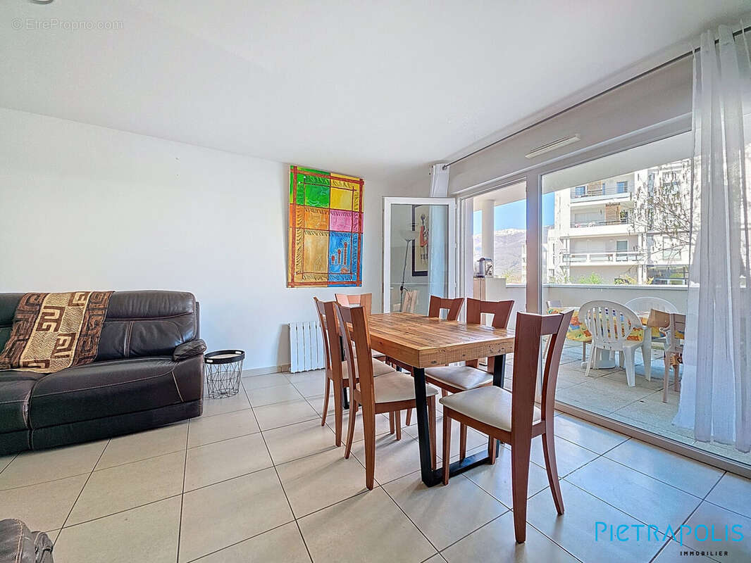 Appartement à SAINT-GENIS-POUILLY