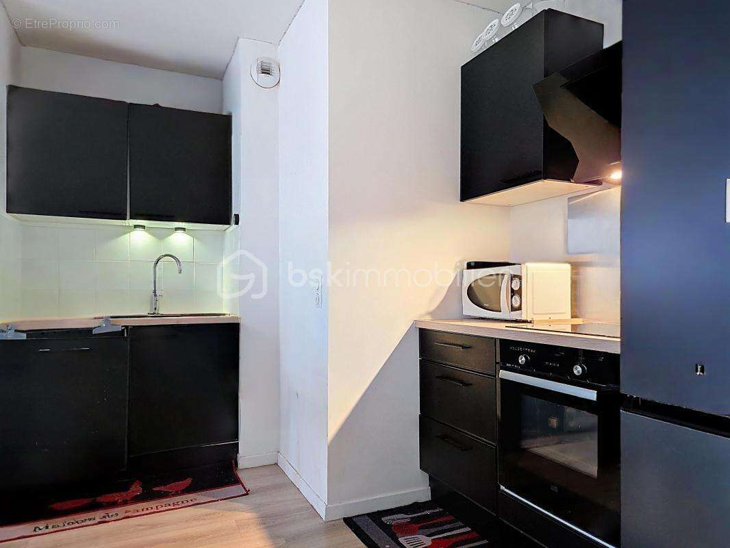 Appartement à VAUJOURS