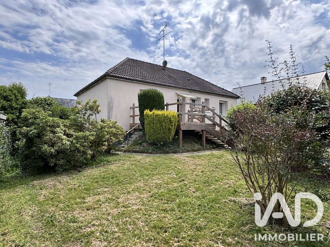 Maison 75 m² à Ernee  - photo 4