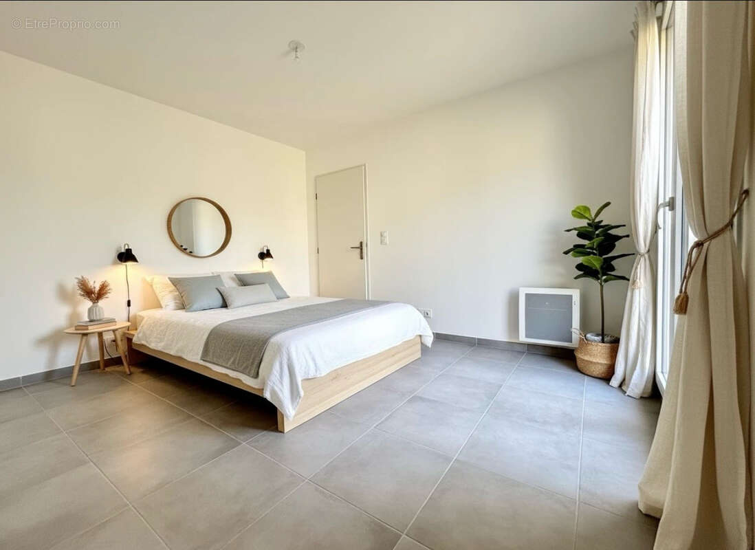 Appartement à SIX-FOURS-LES-PLAGES