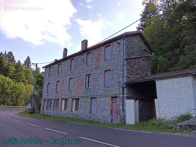 Bâtiment avec 4 appartements - secteur Thiers - proche sortieA89 – La Monnerie (63650) - photo 4