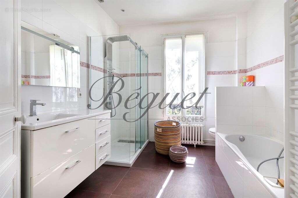 Maison à PARIS-14E