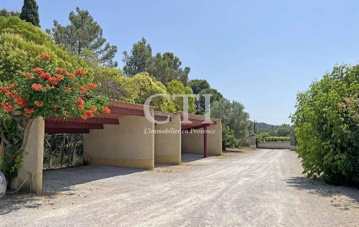 Maison à VAISON-LA-ROMAINE