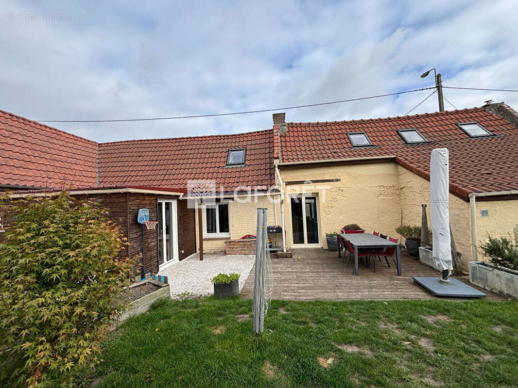 Maison à RAIMBEAUCOURT