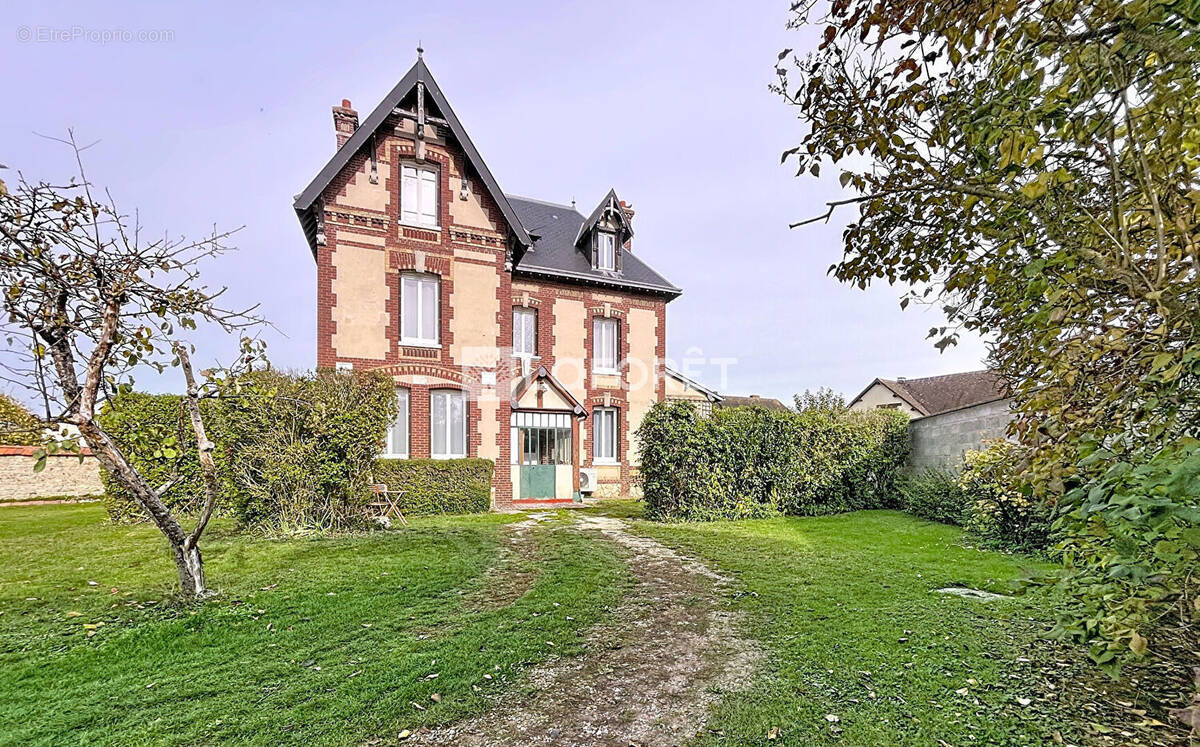 Maison à VILLERS-SUR-LE-ROULE