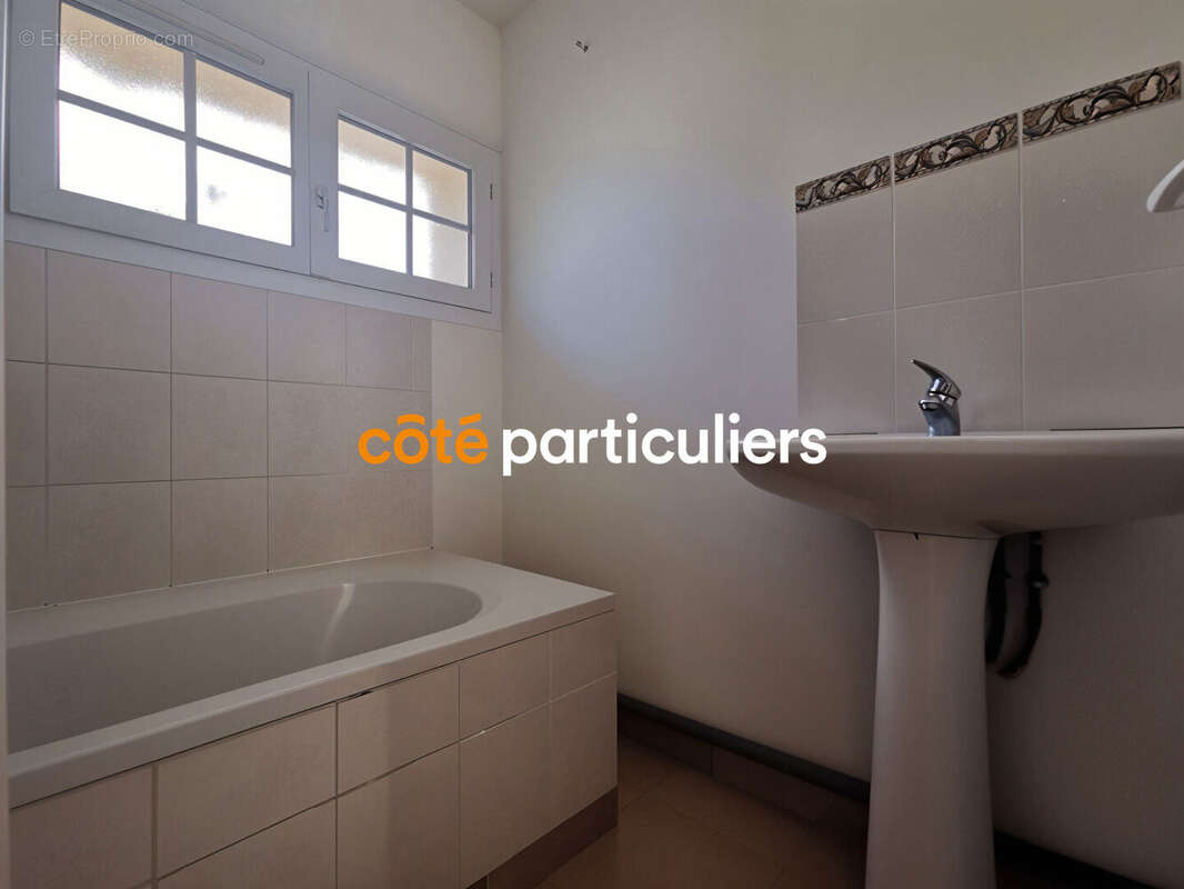 Maison à LA BONNEVILLE-SUR-ITON