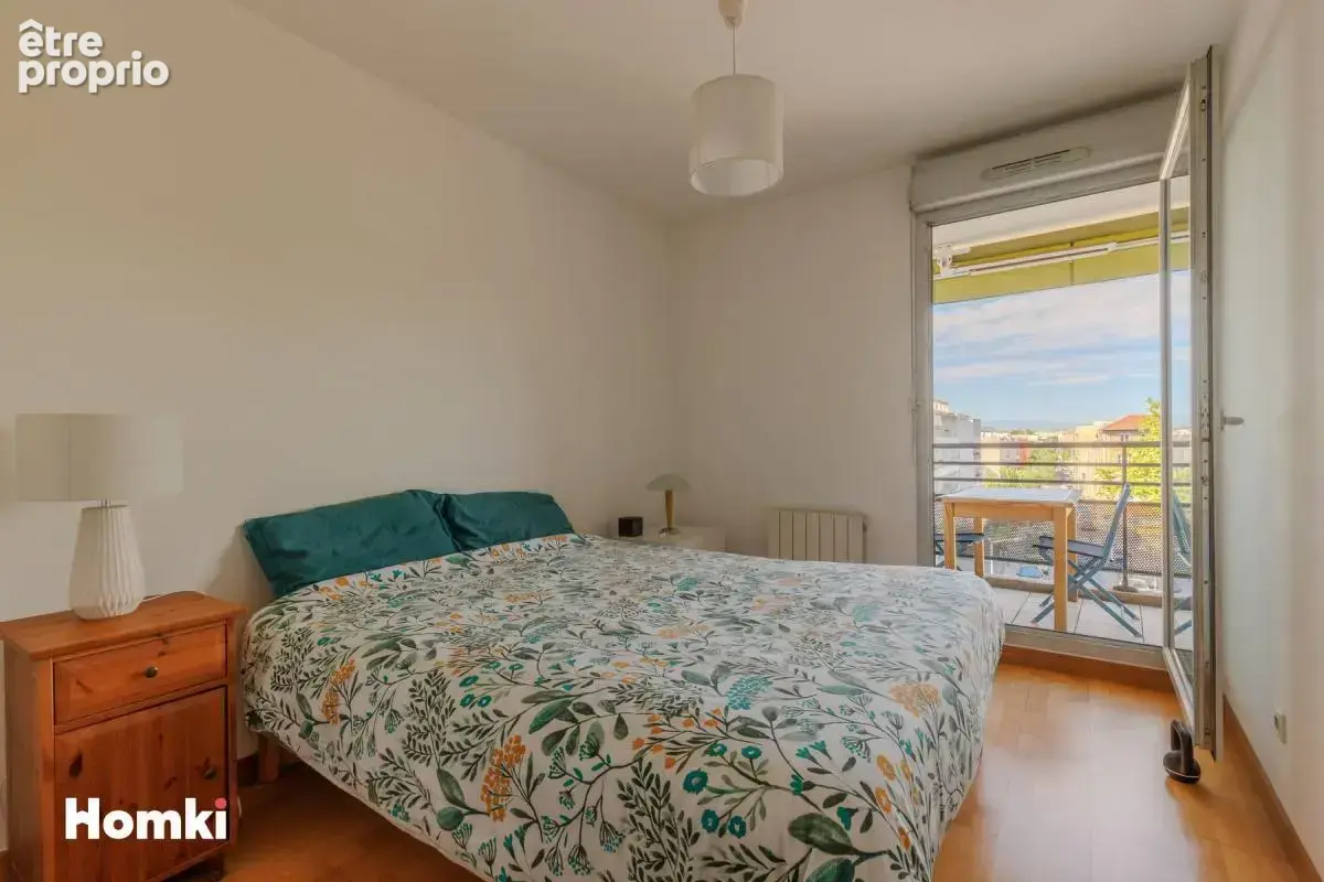 Appartement T3 de 73 m² - LYON 8 - PLACE GÉNÉRAL ANDRÉ - photo 6