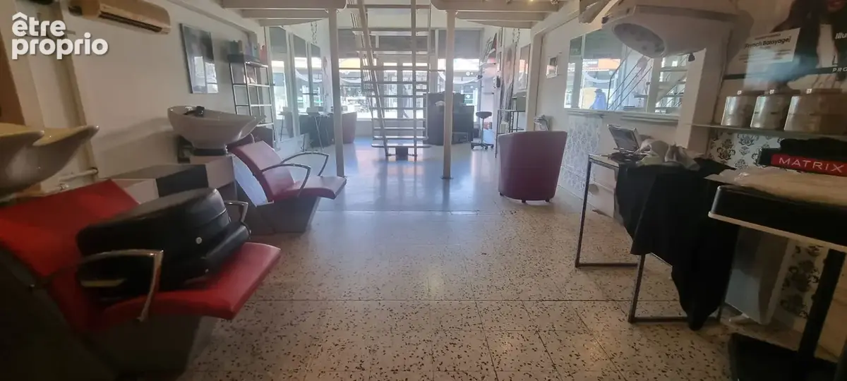 Local commercial 87 m² centre le jayon - photo 3