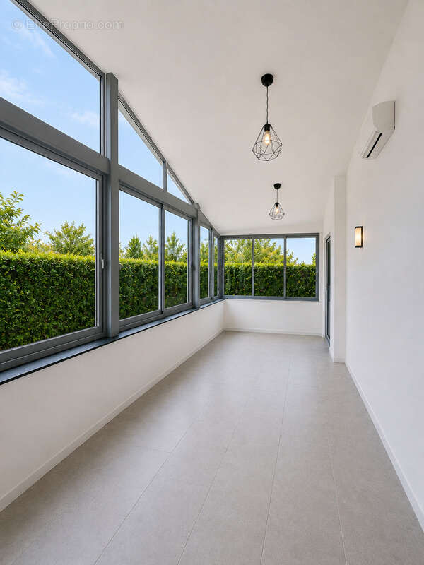 Maison familiale avec studio indépendant, secteur recherché Saint-Clair-du-Rône - photo 2