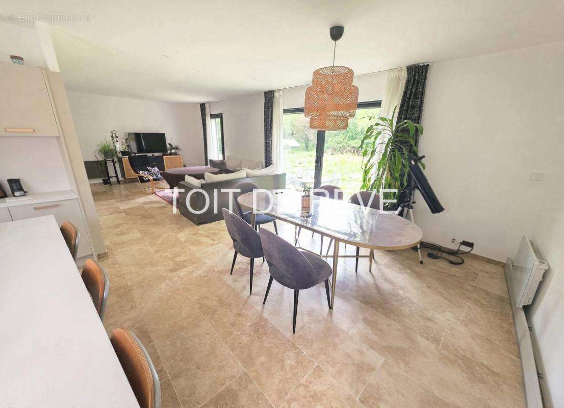 Juvignac : Superbe maison T5 de 120m² construite en 2023 sur une belle parcelle de 558m² - photo 5