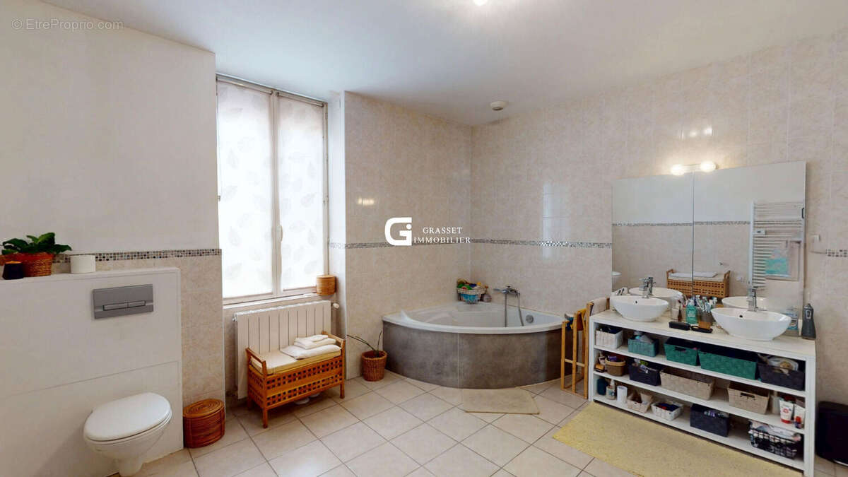Maison Oyonnax 8 pièces 200 m2 - photo 6