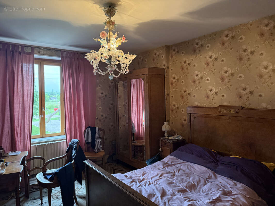 Maison à CONFLANS-SUR-LANTERNE