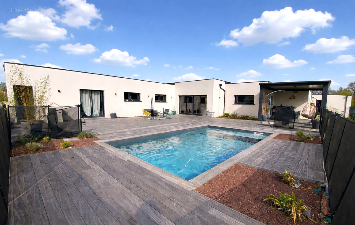 Maison à SERRES-CASTET