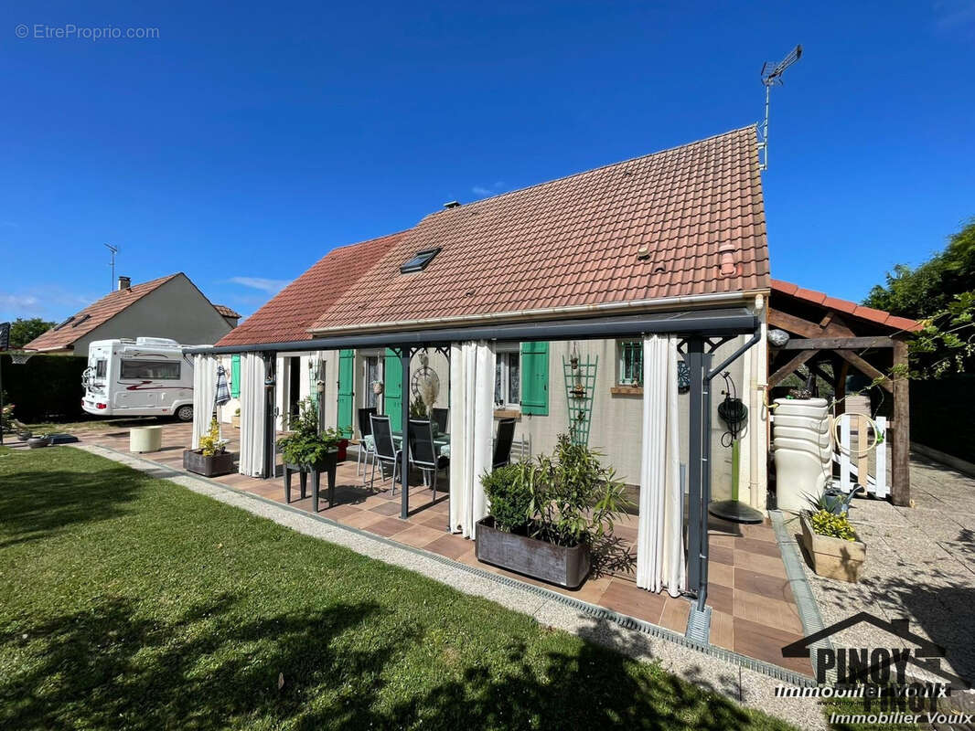 Maison à EGREVILLE