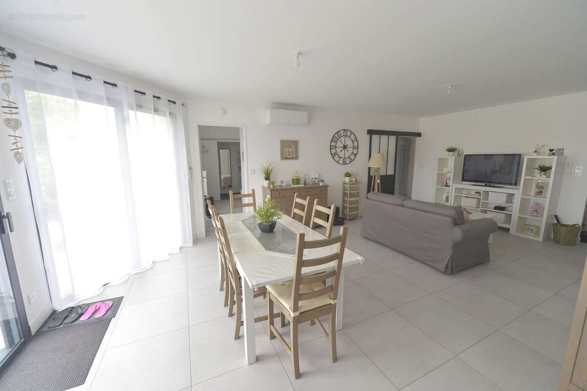 Maison 107 m² à Semussac  - photo 7