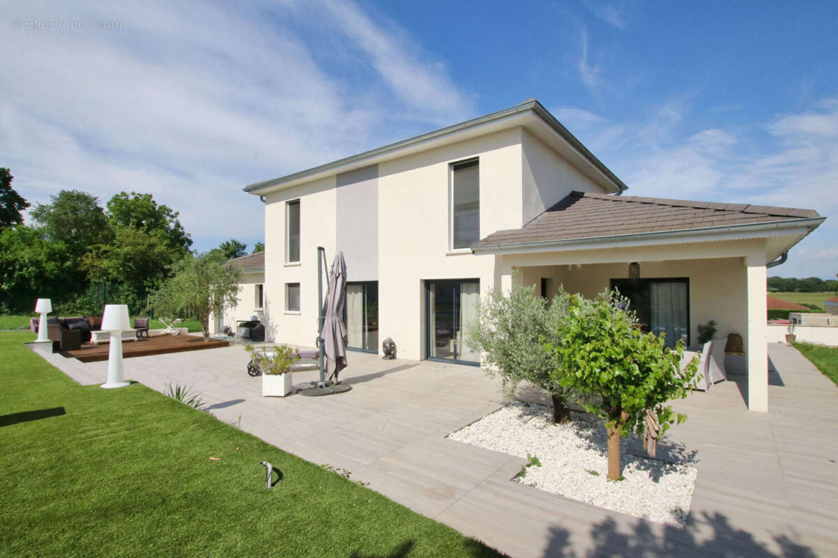 Maison à VILLETTE-D&#039;ANTHON