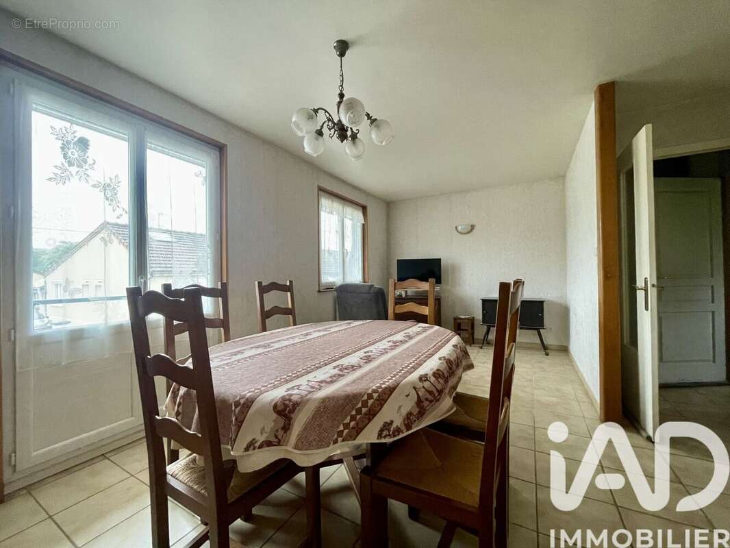 Photo 2 - Maison à ANGLURE