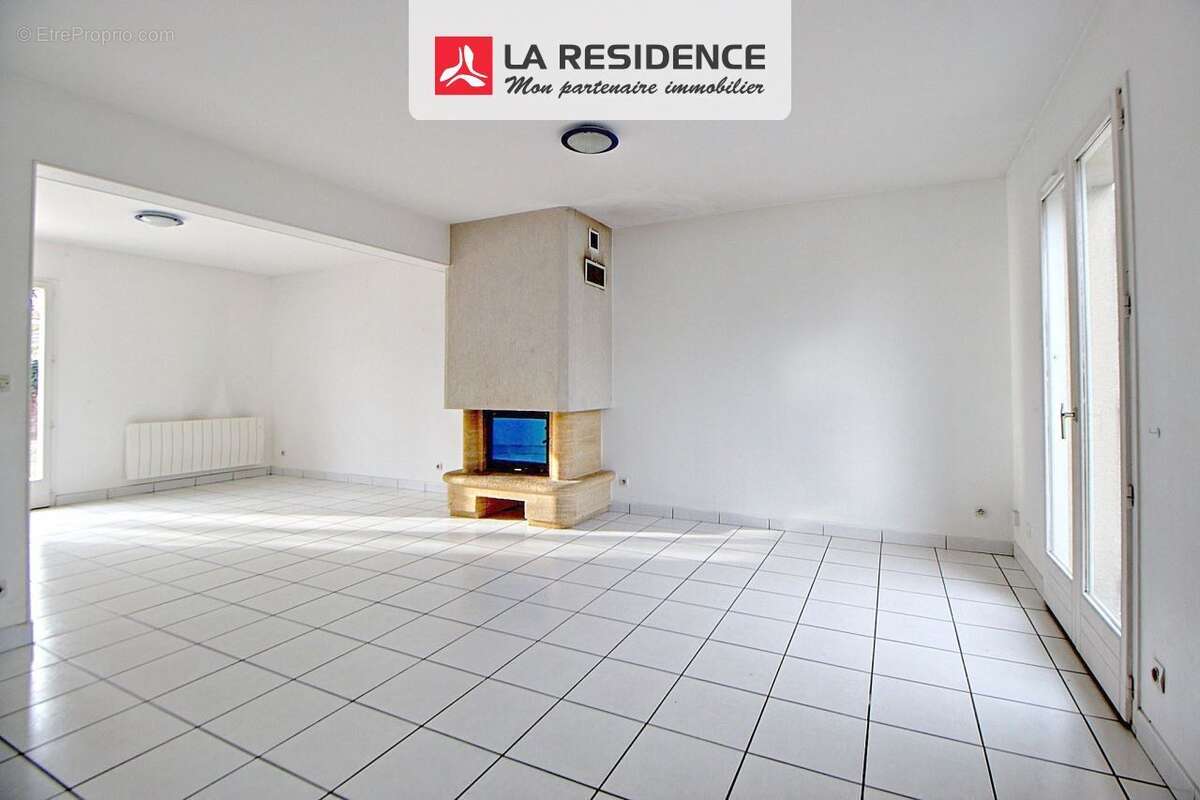 Maison à VERNEUIL-SUR-SEINE