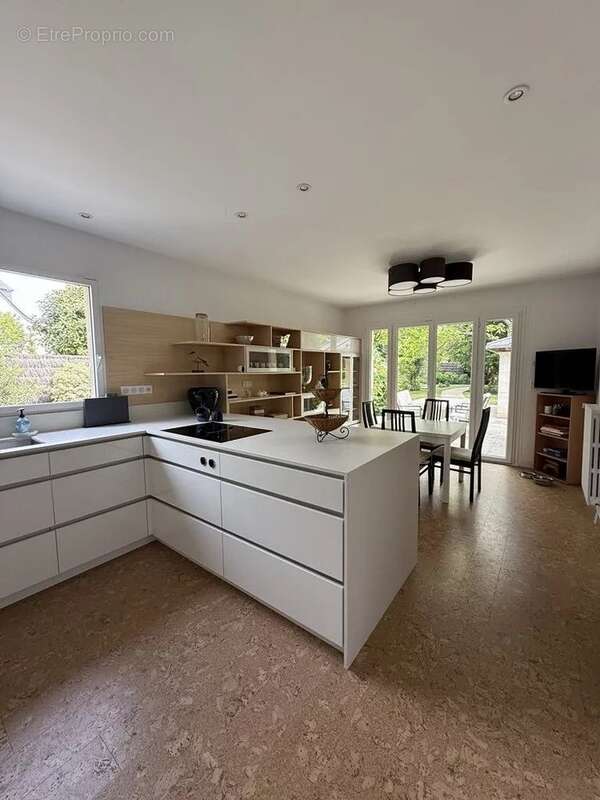 Maison à SAINT-CYR-SUR-LOIRE