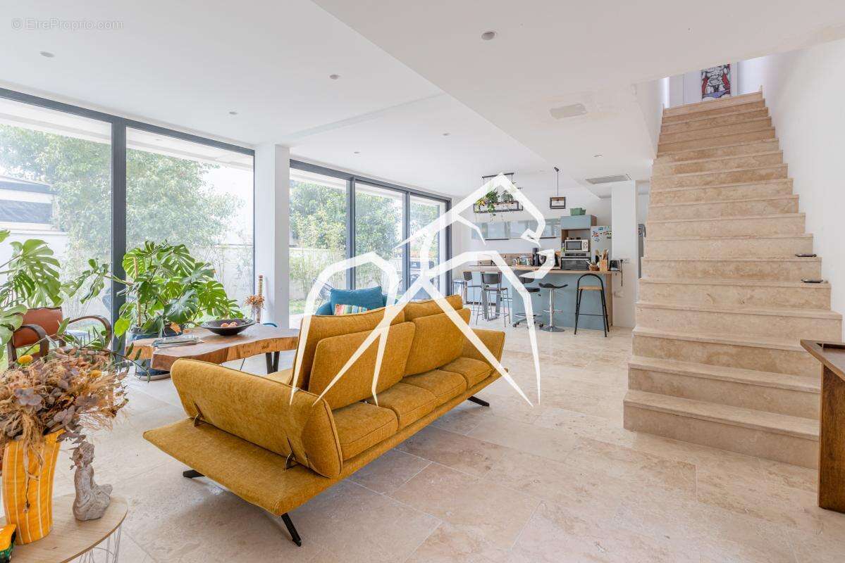 Maison à VILLENEUVE-LES-MAGUELONE