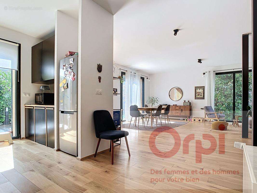 Maison à ISSY-LES-MOULINEAUX